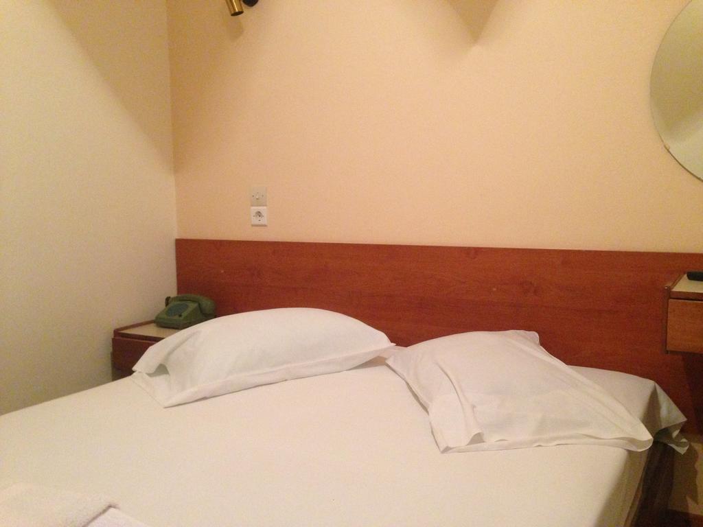 Noufara Hotel Kamena Vourla Esterno foto