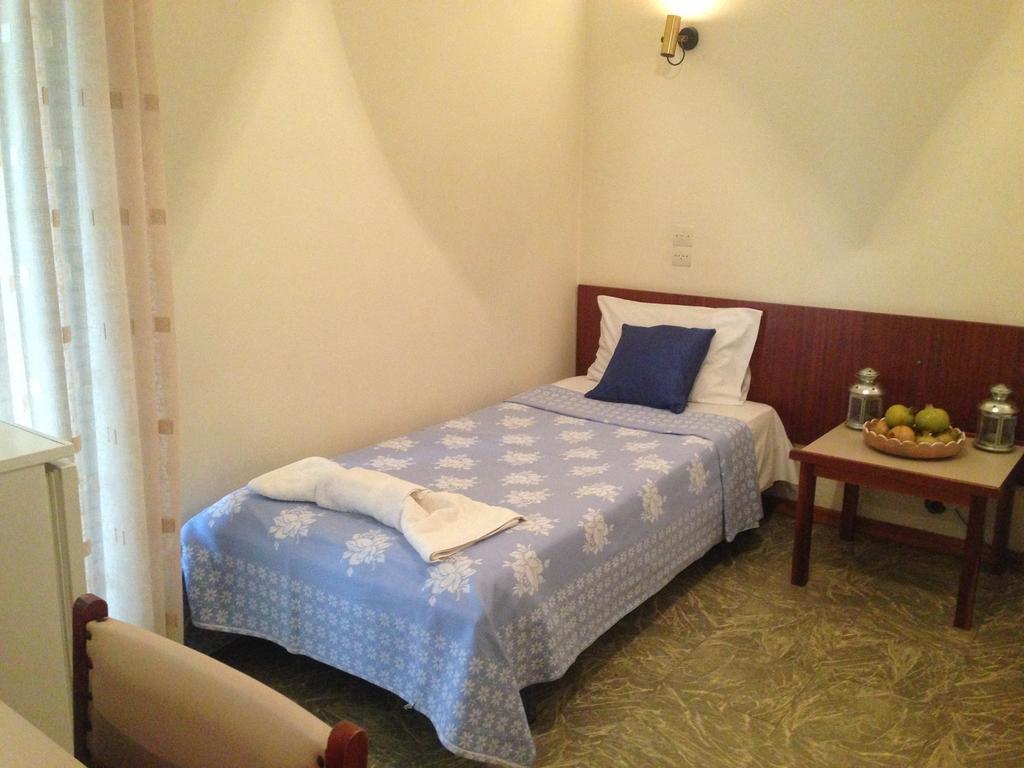 Noufara Hotel Kamena Vourla Esterno foto